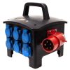 Der 32-A-Eingang ist mit einem Phasenwender ausgestattet, für flexible Stromversorgung mehrerer Verbraucher. Stromverteilerbox mit 32A-CEE-Eingang und Phasenwender, sechs Schuko-Ausgängen und einer 16A-CEE-Buchse.