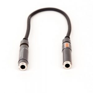 Kurzes Adapterkabel mit beidseitiger 6,3-mm-Klinkenbuchse, 20 cm Länge, als Kupplung für Klinkenstecker.