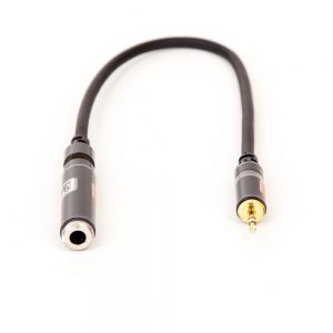 Audio-Adapterkabel mit 6,3-mm-Stereoklinkenbuchse und 3,5-mm-Stereoklinkenstecker, 20 cm lang.