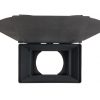 Leichtes, modulares Klemm-Kompendium mit zwei Objektivklemmadaptern, auch für Gimbal- und Drohnenaufnahmen geeignet. ARRI LMB 4x5 3-Stage Klemm-Kompendium, eine leichte Matte Box mit drei Filterstufen und Sonnenblende.