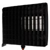 Vollständig abstimmbares LED-Softlight für weiches, gleichmäßiges Licht mit hoher Farbgenauigkeit (CRI 95). ARRI SkyPanel S60-C, LED-Softlight mit Snapgrid-Aufsatz zur gerichteten Lichtformung.