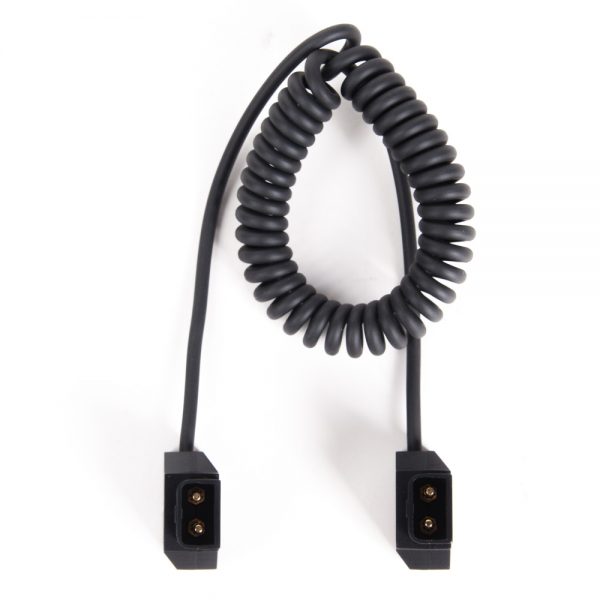 Andoer Spiralkabel mit D-Tap-Stecker auf beiden Seiten und rund einem Meter Länge.