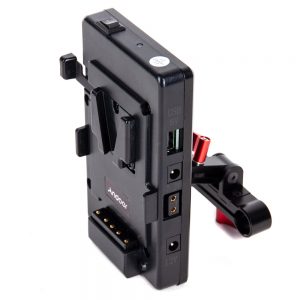 Andoer V-Mount-Verteilerplatte mit D-Tap-, 12-Volt-, 7,2-Volt- und USB-Ausgang für mehrere Geräte.