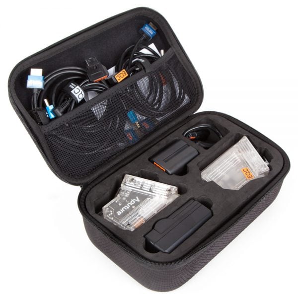 Aputure Array Trans HDMI Videofunk-Set in einer stoßfesten Tragetasche mit Kabelfach.