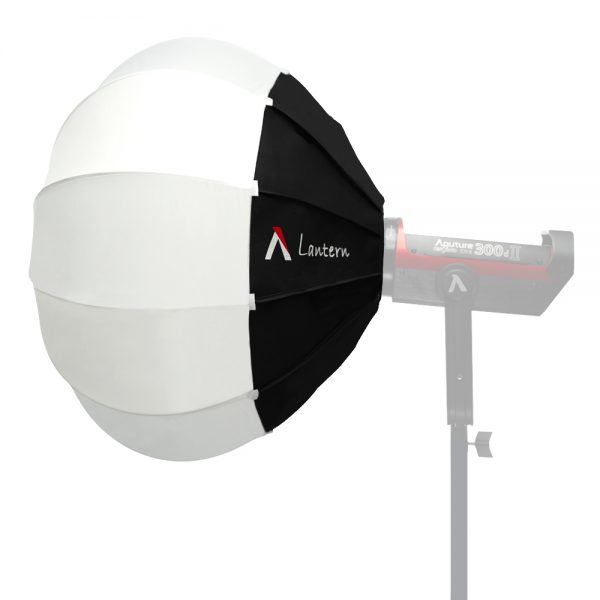Aputure Lantern Softbox montiert auf einer Aputure LS 300d II Leuchte mit Bowens-Mount.
