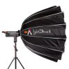 Der schnelle Auf- und Abbau eignet sich besonders für Interviewsituationen. Aputure Light Dome II Softbox 88cm montiert auf einer Leuchte auf einem Lichtstativ.