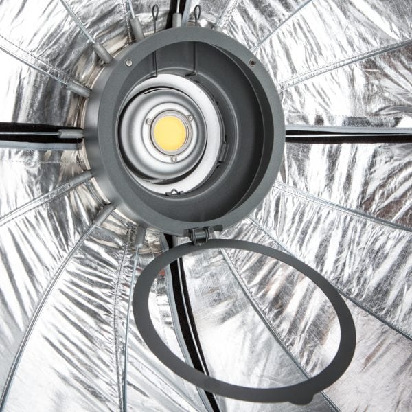 Aputure Light Dome II Softbox 88cm mit Speedring-Halterung für den schnellen Wechsel.