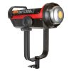 COB-LED-Leuchte mit vom Gehäuse getrenntem Controller, Dimmung 0 bis 100 % und kabelloser Fernbedienung mit 100 m Reichweite. Aputure Light Storm LS C300d II geräuschlose LED-Tageslichtleuchte mit 5500 K und CRI/TLCI-Wert von 96.