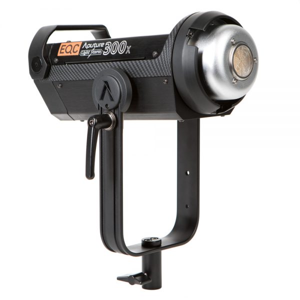 Aputure Light Storm LS 300X Bi-Color-LED-Scheinwerfer mit Farbtemperatur von 2700 bis 6500 K und DMX-Steuerung.