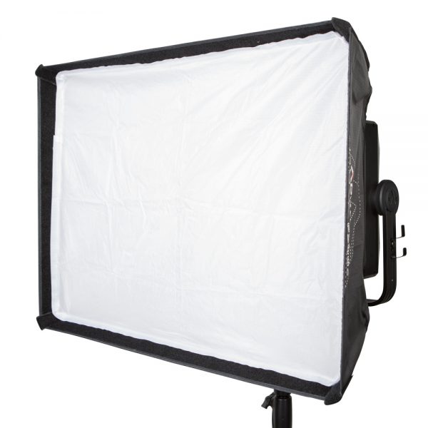 Aputure Nova P300c RGBWW-LED-Flächenleuchte mit Farbtemperaturbereich 2000 bis 10.000 K und 120° Abstrahlwinkel.