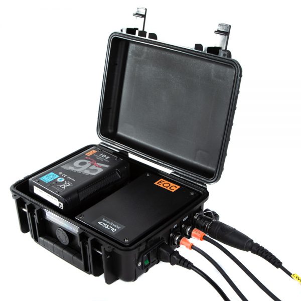 Blackmagic Design Mini Converter Optical Fiber 12G Konverter-Set mit optionalem V-Mount-Akkubetrieb für mobilen Einsatz.
