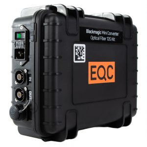 Blackmagic Design Mini Converter Optical Fiber 12G Konverter-Set mit optionalem V-Mount-Akkubetrieb für mobilen Einsatz.