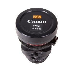 Canon TS-E 17mm f/4 L, ein Tilt-Shift-Weitwinkelobjektiv mit gewölbter Frontlinse ohne Filtergewinde.