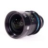 Deckt Vollformat- und Super-35-Sensoren ab, mit auf nahezu null reduziertem Focus Breathing. Celere HS 18.5mm T1.5, ein manuelles Weitwinkel-Cine-Objektiv mit PL- oder EF-Mount und 9-Lamellen-Iris.