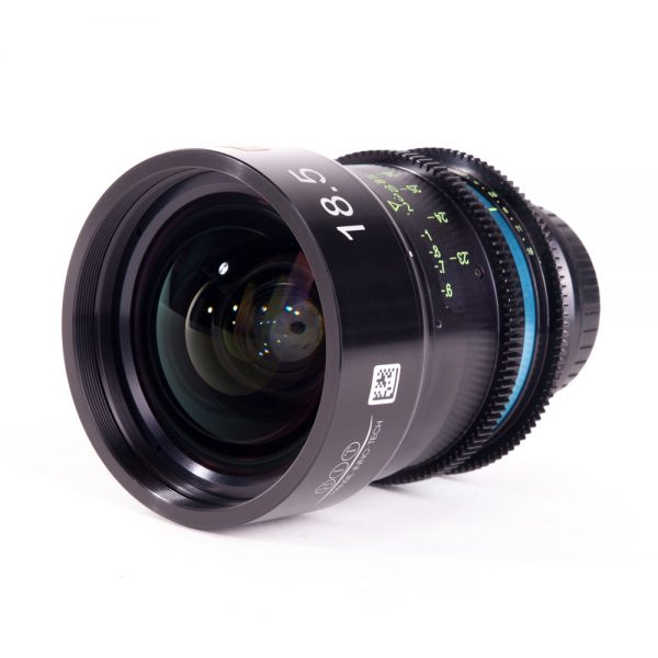Celere HS 18.5mm T1.5, ein manuelles Weitwinkel-Cine-Objektiv mit PL- oder EF-Mount und 9-Lamellen-Iris.