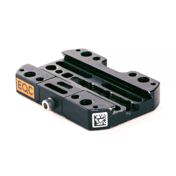 CineMilled Universal Mount für den DJI Ronin mit durchgehenden 1/4-Zoll- und 3/8-Zoll-Montagegewinden.