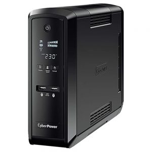 CyberPower Adaptive Sinewave USV mit 900 W Leistung und reiner Sinuswellenausgabe für DIT-Hardware am Set.