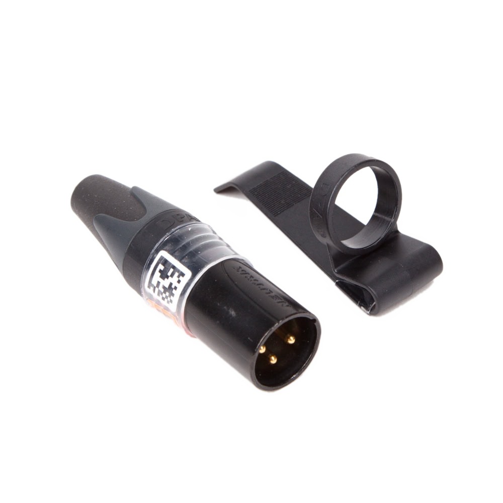 DPA DAD6001-BC MicroDot-zu-XLR3-Adapter mit 48-V-Phantomspeisung und Gürtelclip.