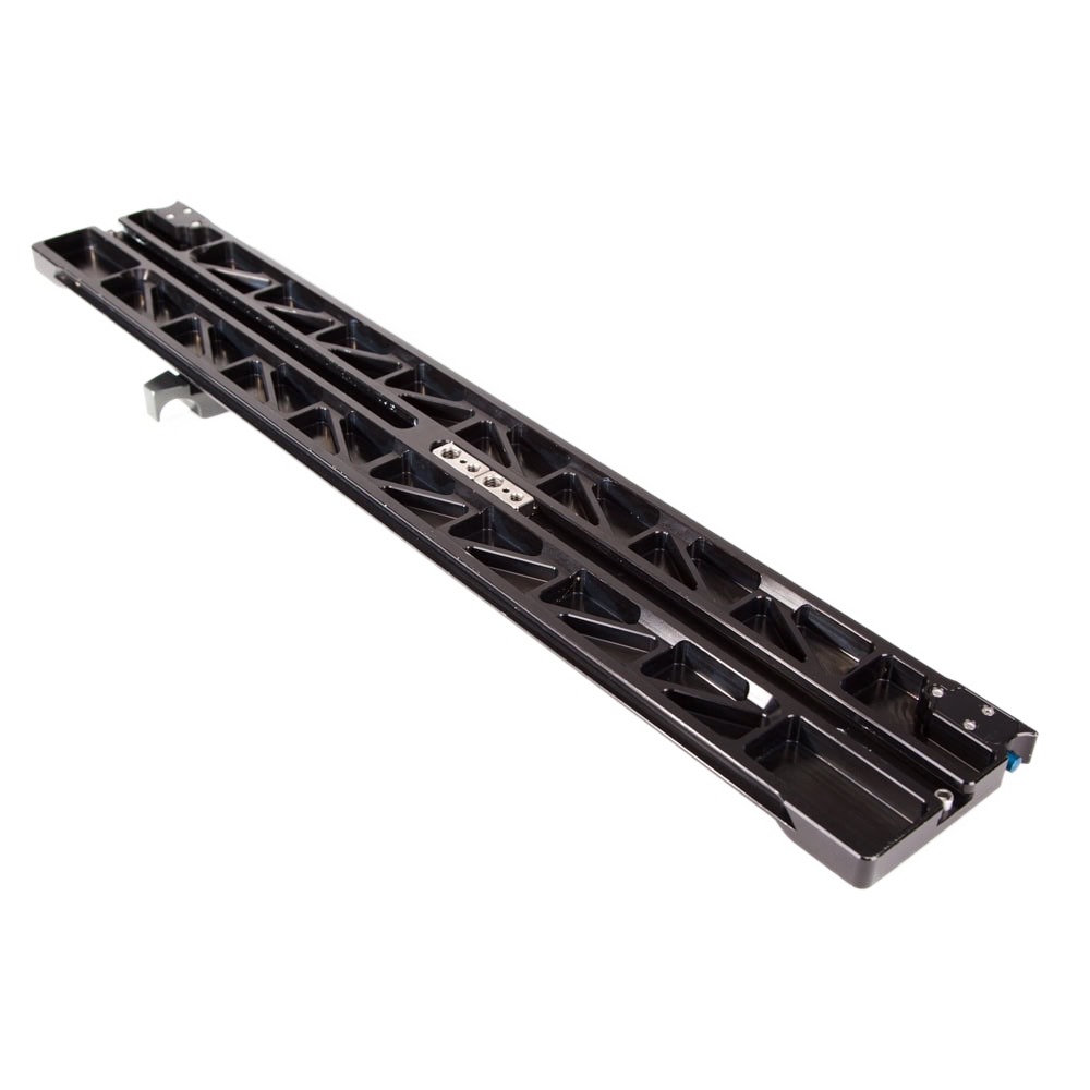 Denz 303.0029 Schwalbenschwanz-Bridgeplate, 600 mm lang, trägt Kamera und Rods mit weitem Verschiebeweg.