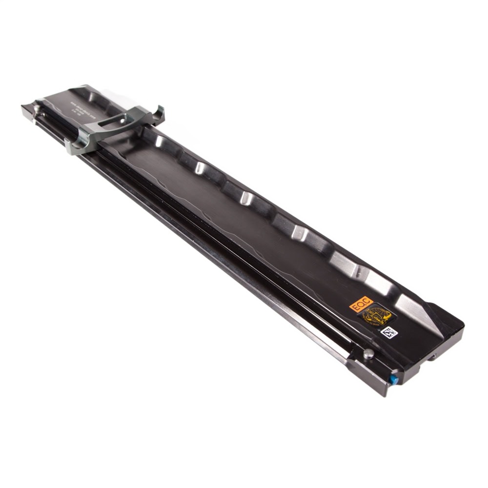 Denz 303.0029 Schwalbenschwanz-Bridgeplate, 600 mm lang, trägt Kamera und Rods mit weitem Verschiebeweg.