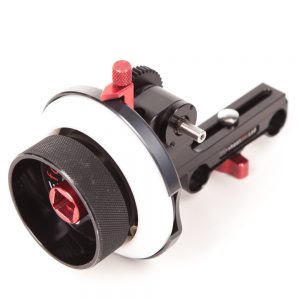 Shoot35 Cinefocus ist ein mechanischer Follow Focus für 15mm Rods mit Zahnring im Modul 0,8.