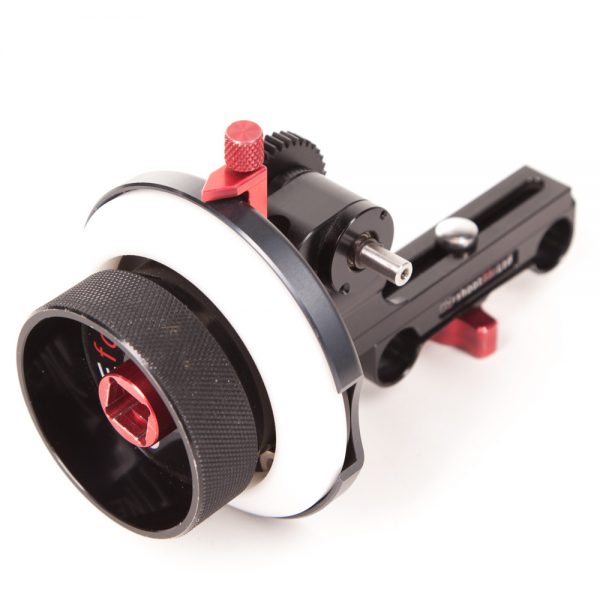 Shoot35 Cinefocus ist ein mechanischer Follow Focus für 15mm Rods mit Zahnring im Modul 0,8.