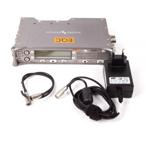 Sound Devices 744T Aufnahmegerät mit vierspuriger Aufzeichnung auf interner Festplatte und CompactFlash.
