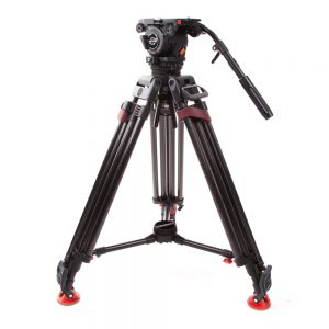 Das Sachtler Cine 7+7 HD 100mm Stativsystem kombiniert einen Fluidkopf mit 100-mm-Schale für schwere Kamerakonfigurationen.