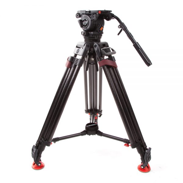 Das Sachtler Cine 7+7 HD 100mm Stativsystem kombiniert einen Fluidkopf mit 100-mm-Schale für schwere Kamerakonfigurationen.