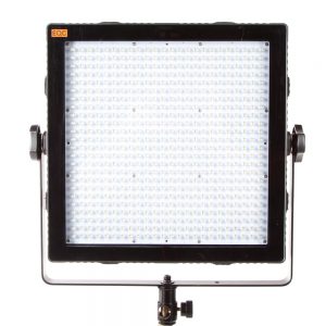 Tecpro Felloni 1x1 High Output, ein Bi-Color-LED-Panel-Set aus drei Leuchten mit stufenloser Farbtemperatur-Regelung.