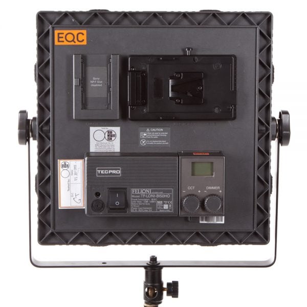Tecpro Felloni 1x1 High Output, ein Bi-Color-LED-Panel-Set aus drei Leuchten mit stufenloser Farbtemperatur-Regelung.