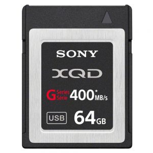 Sony QD-G64A XQD-Speicherkarte der G-Serie mit 64 GB Kapazität und 400 MB/s Lesegeschwindigkeit.