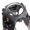 Die Bohrungen in der Schale dienen der sicheren Befestigung des Fluidkopfs. Elmech Heavy Duty 150mm Schale Stativ mit verstellbarer 150-mm-Kopfschale im Detail.