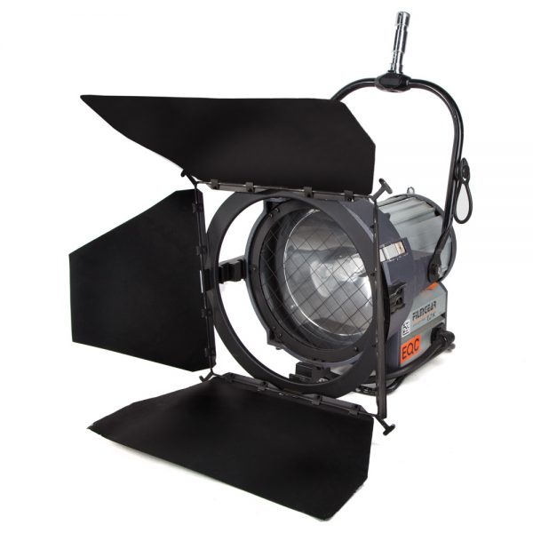 Filmgear PAR-Scheinwerfer mit 1200 W Tageslicht-HMI-Lampe und vier ausklappbaren Torblenden.