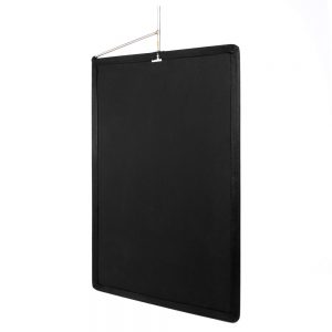 Flag 61 x 91 cm mit vollschwarzem, lichtdichtem Stoff für großflächiges Abschatten am Set.