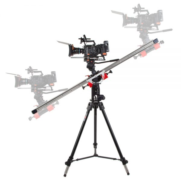 FloatCam Dolly Crane SD Slider im schräg aufgerichteten Jib-Modus mit montierter Kamera.