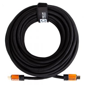 HDMI-auf-HDMI-Kabel mit 10 m Länge überträgt Bild und Ton über beidseitig vergoldete Stecker.