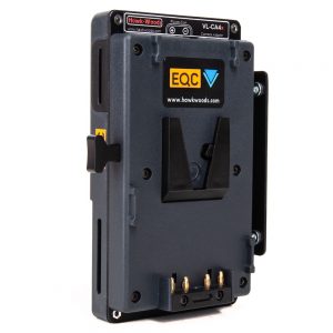 Hawk-Woods VL-CA4X V-Mount-Stromadapter versorgt Kamera und Zubehör über vier Hirose- und einen D-Tap-Ausgang.
