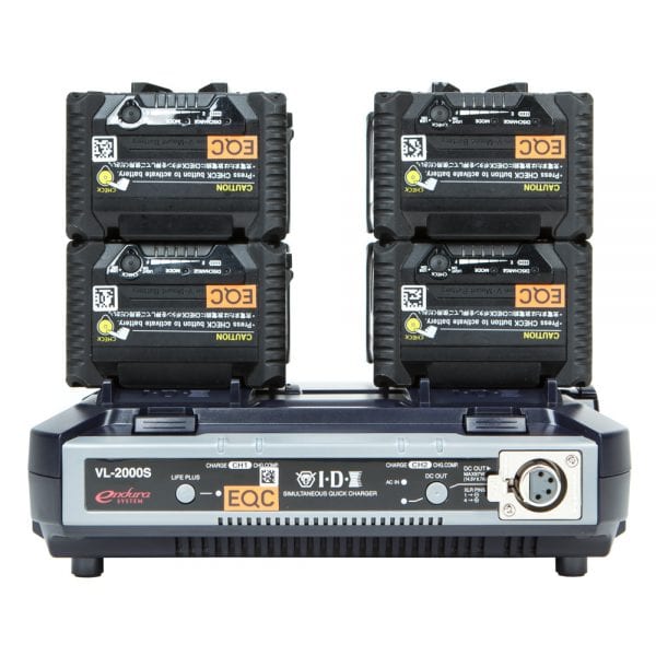 IDX VL-2000S V-Mount-Akkuladegerät lädt zwei Akkus gleichzeitig mit LIFE-PLUS-Modus.