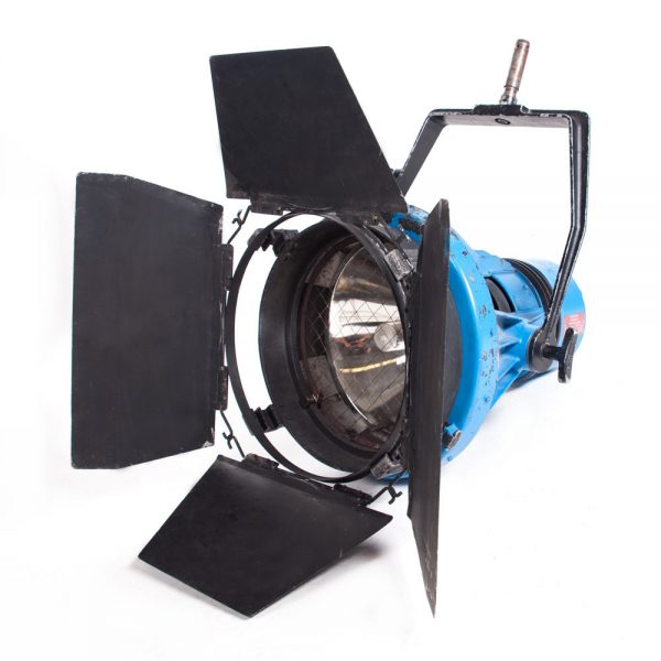 LTM HMI Cinepar 4000 Flickerfree ist ein Tageslicht-HMI-PAR-Scheinwerfer mit 4000 Watt Leistung.