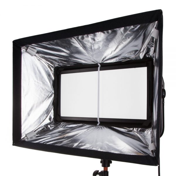 Litepanels Gemini 2x1 RGB LED Soft Panel mit RGBWW-Farbmischung und CRI 97 bei Tageslicht.