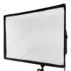 Breite, weiche Lichtquelle mit Vollspektrum-Farbmischung, Effektmodi und DMX-/Bluetooth-Fernsteuerung. Litepanels Gemini 2x1 RGB LED Soft Panel mit RGBWW-Farbmischung und CRI 97 bei Tageslicht.