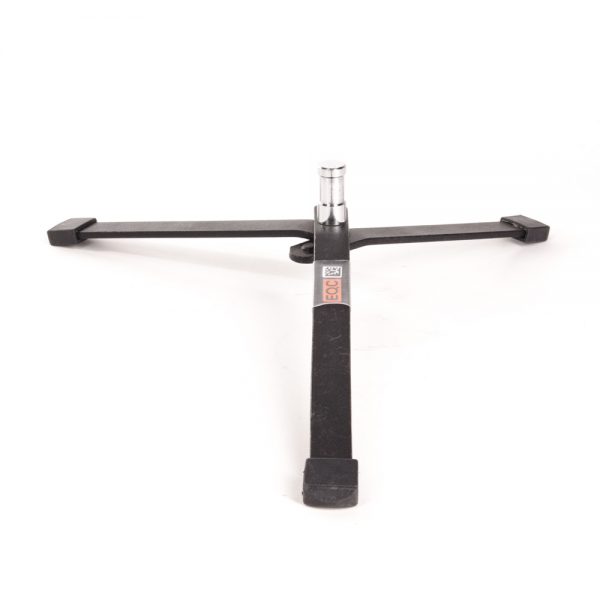 Manfrotto 003 Mini Bodenstativ Männlich mit Zapfen bietet einen 16-Millimeter-Zapfen über den 013-Adapter.