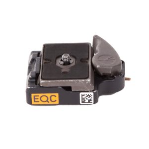 Manfrotto 323 RC2-Schnellwechseladapter mit 200PL-14-Platte und 3/8-Zoll-Aufnahme für Stativköpfe.