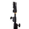 Der Universalkopf nimmt 28-mm-Buchsen und 16-mm-Zapfen auf und eignet sich für Location-Beleuchtung. Manfrotto 007BU Senior Lichtstativ nimmt am Kopf sowohl 28-Millimeter-Buchsen als auch 16-mm-Zapfen auf.