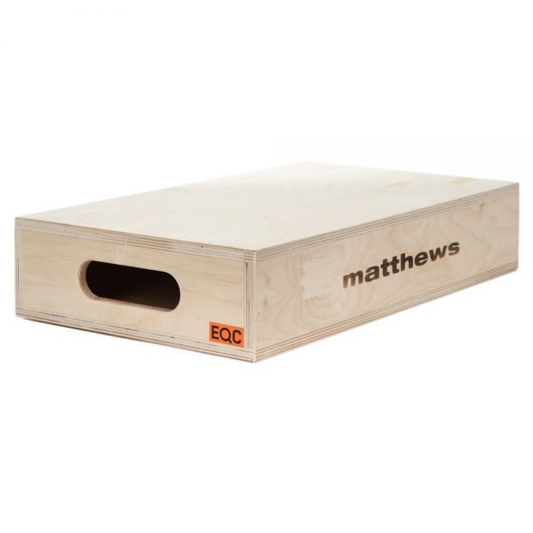 Matthews Apple Box in halber Größe, 51 x 30,5 x 10,2 cm, aus 9-lagigem Sperrholz gefertigt.