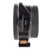 Gewinnt eine Blendenstufe Licht, aus einem f/2.8-Zoom wird effektiv f/2.0. Metabones Sony-E-EF-Speedbooster ULTRA zeigt seitlich einen USB-Anschluss und einen Schalter.