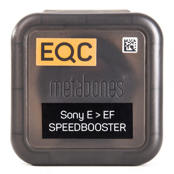 Metabones Sony-E-EF-Speedbooster ULTRA wird in grauer Box mit Modellbezeichnung geliefert.