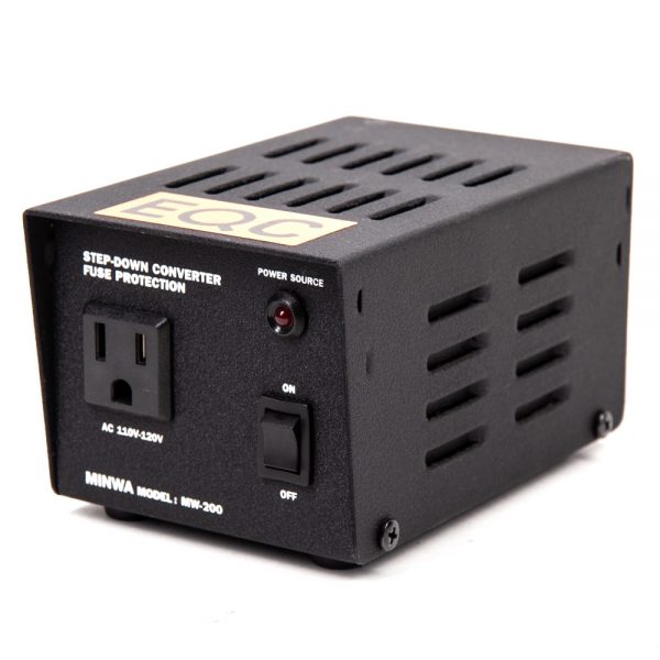 Minwa MW-200 Spannungswandler mit 200 Watt Leistung für die Umwandlung zwischen 230 V und 110 V.