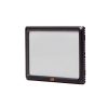Kompaktes, flaches LED-Panel mit 11 Watt Leistung als Aufheller- oder Akzentlicht, inklusive Blitzschuhadapter. Neewer Litpad 22 LED-Panel mit seitlicher Kühlrippenstruktur und griffigen Einstellreglern.
